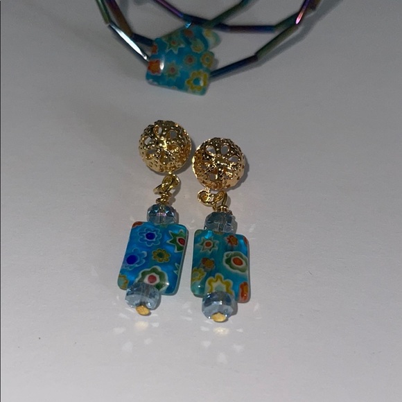 Rainbow Flower - Picture 2 of 3